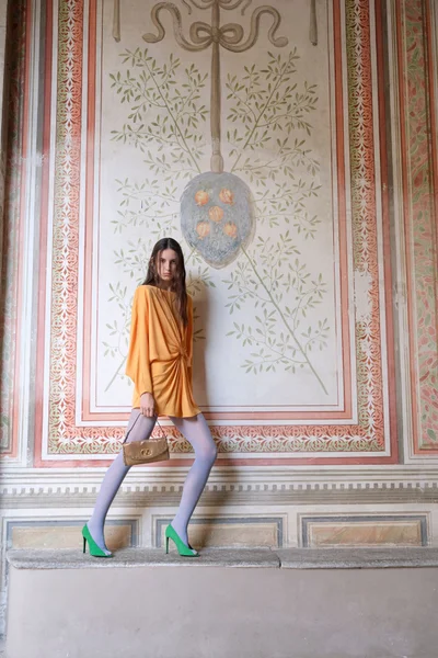 Look 18